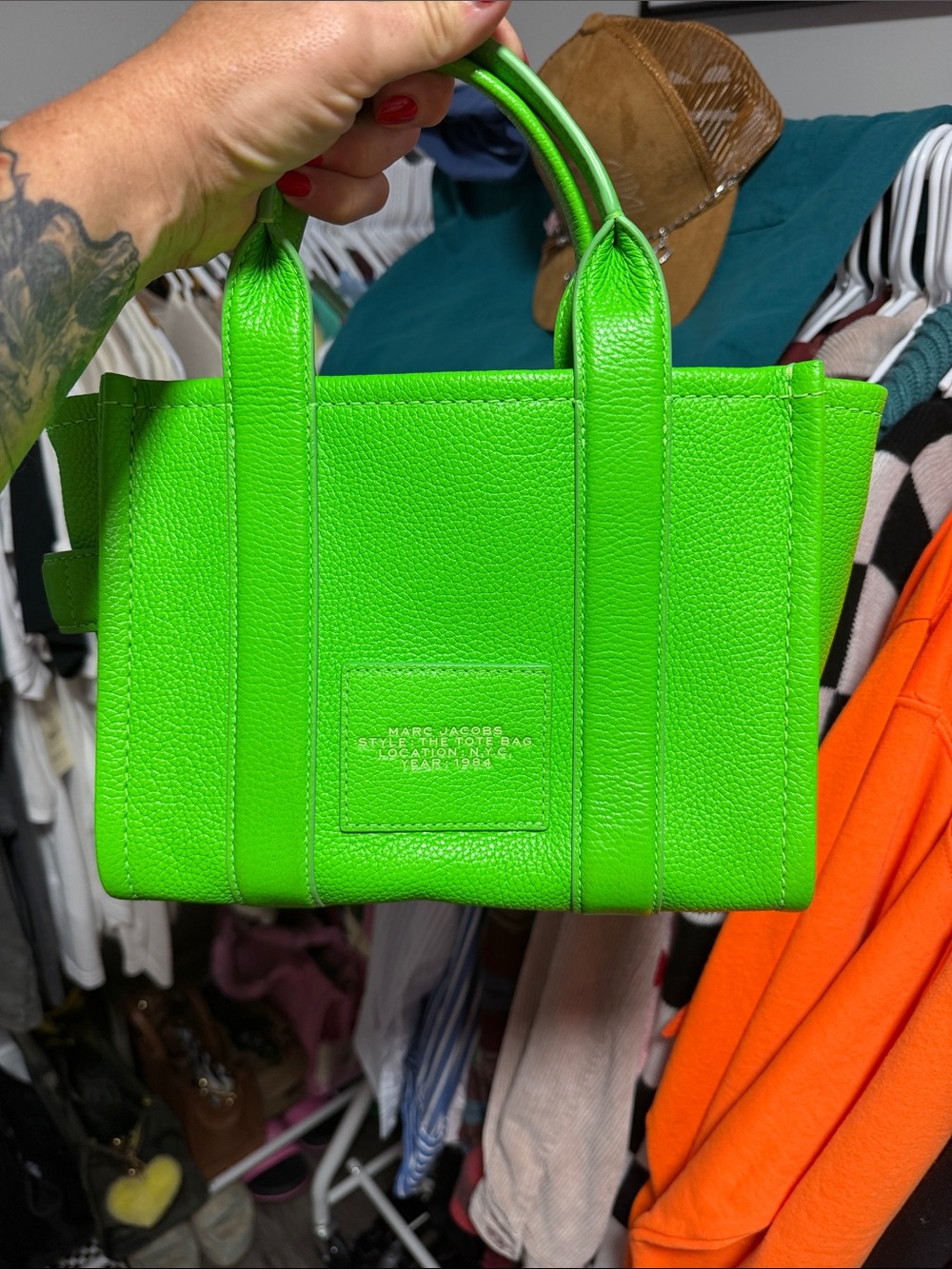 Marc Jacobs small apple tote - Picture 2 of 5